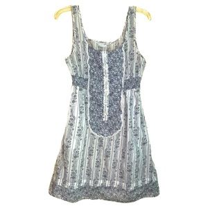 To The Max Casual Cotton Dress Gray and  White Stretchy Empire Waist